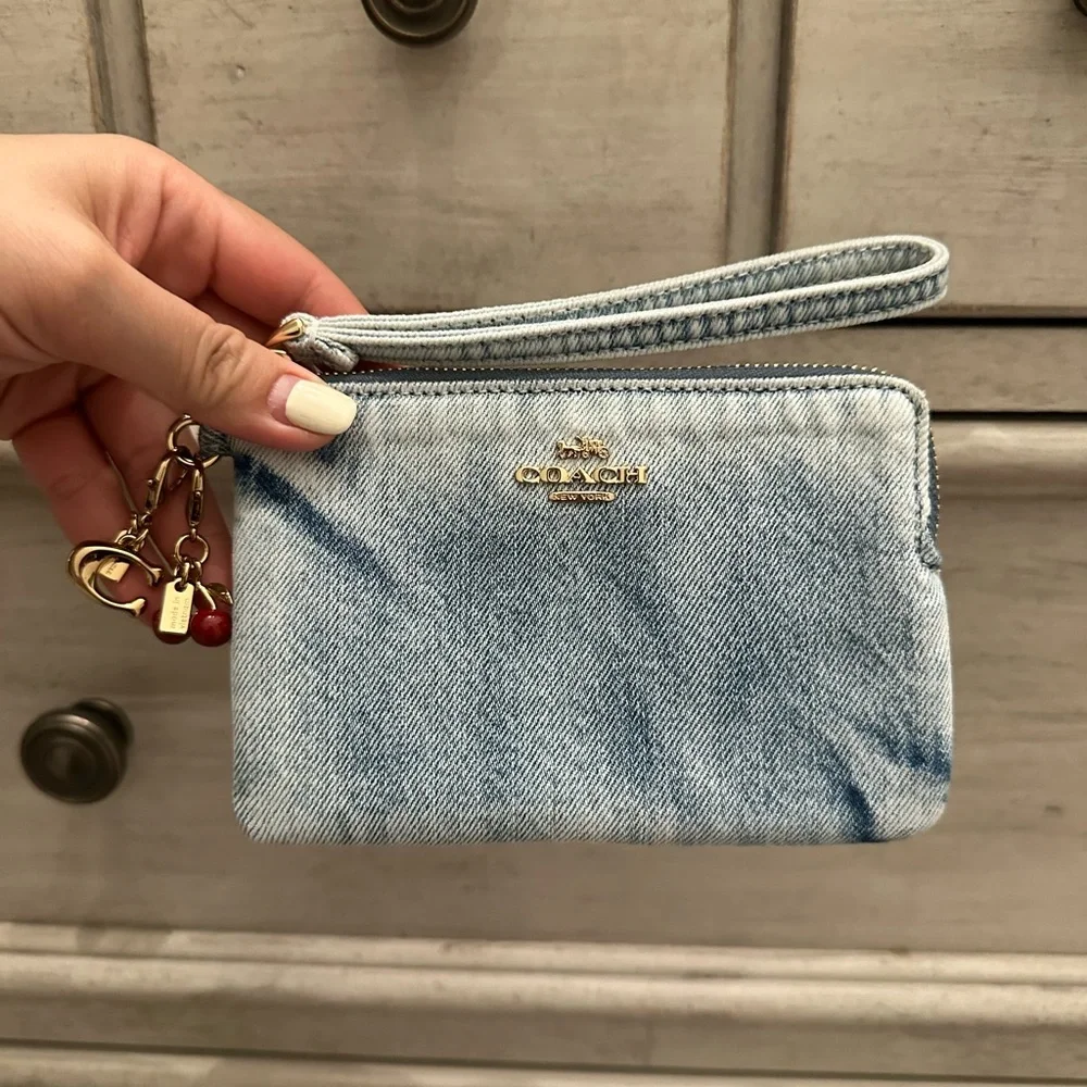 NWT Coach Corner Zip Wristlet with 2 Charms in Loved Denim Gold/Light Indigo